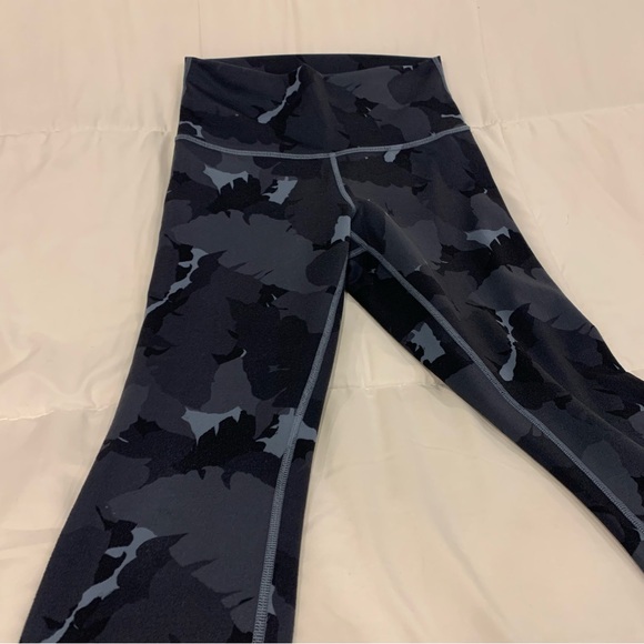 LULULEMON - Align High-Rise Leggings - Camouflage - Blue/Grey - Women’s 6 - Picture 3 of 4